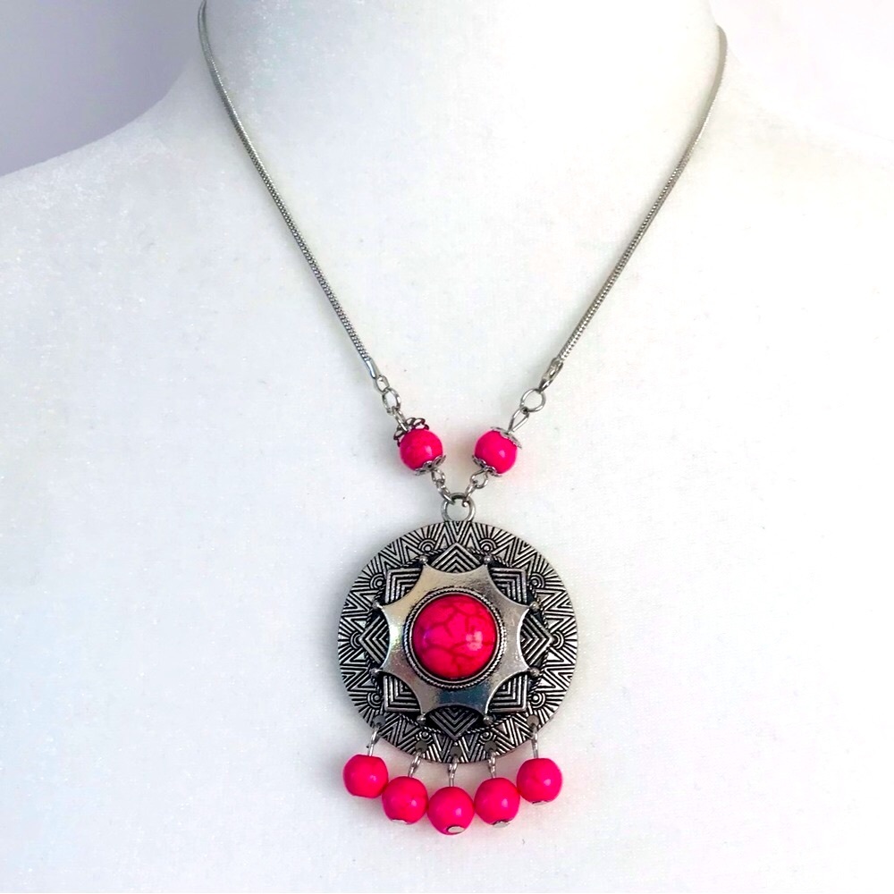 Silver Tone & Pink Bead Pendant Fashion Necklace